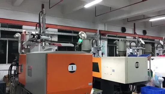 Composants des véhicules à moteur de pièces de voiture de moulage par injection en plastique électrique de coureur froid fait sur commande